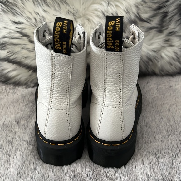 Doc Marten Sinclair - Picture 3 of 5